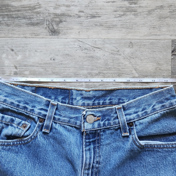 Vintage Levi's 550s - Picture 7 of 12